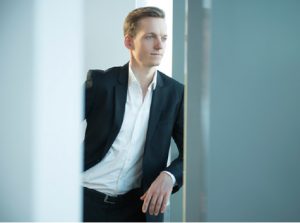 Tom Becker Managing Director Dialogbild Agentur für Visualisierung von Prozessen, Veränderungen und Visionen.